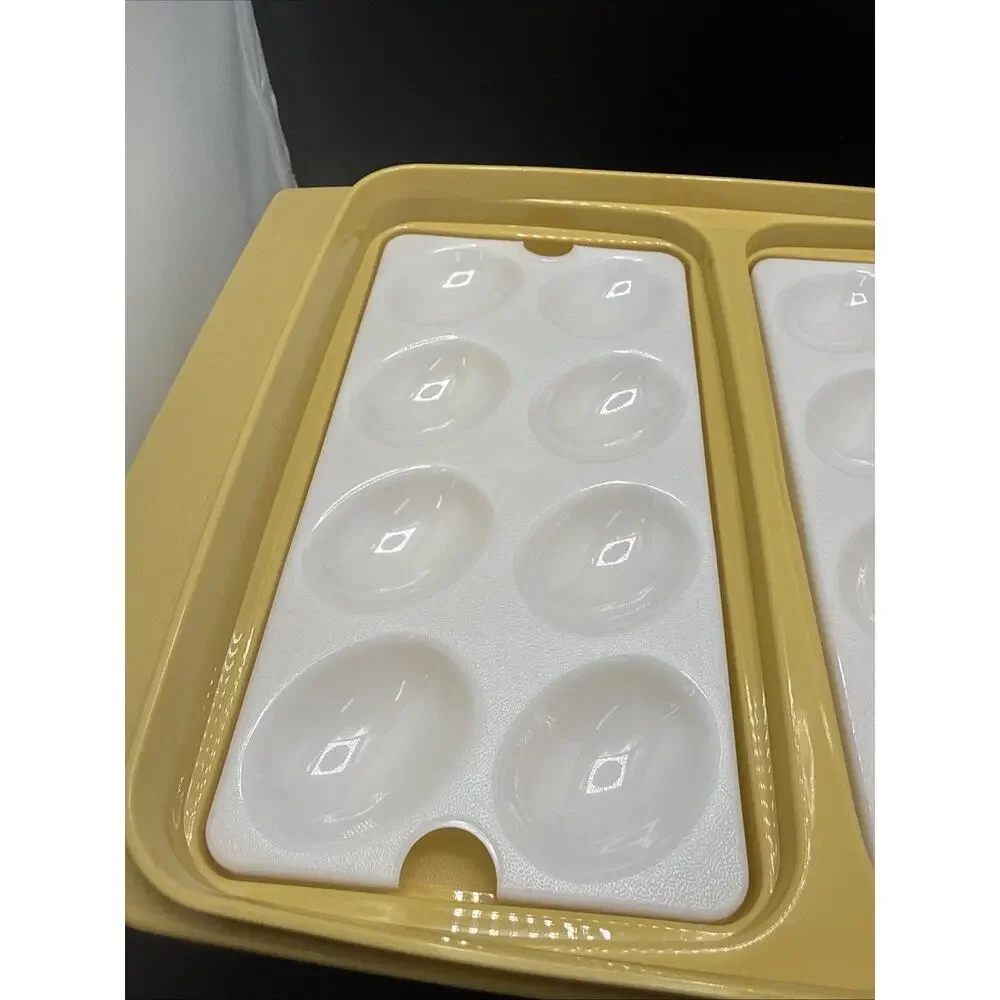 Vintage Tupperware Deviled Egg Keeper Carrier Tray Container Harvest Gold 723